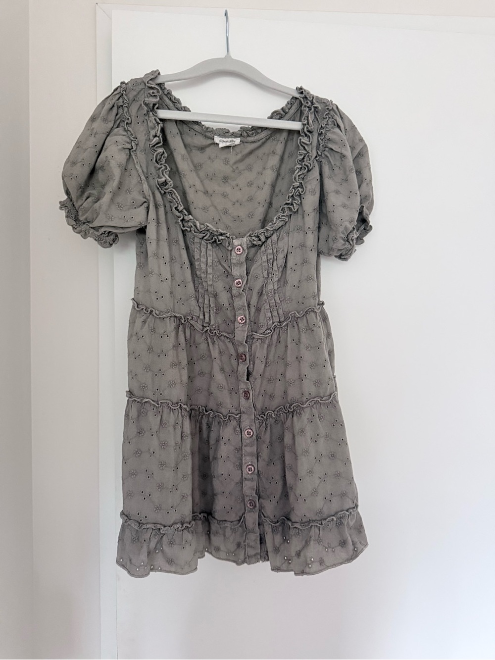 Kimchi Blue Grey Eyelet Puff-Sleeve Button Blouse